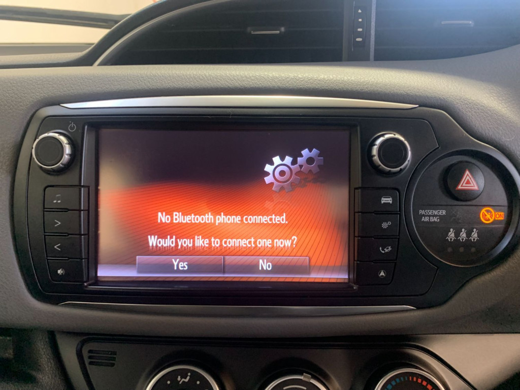 TOYOTA YARIS