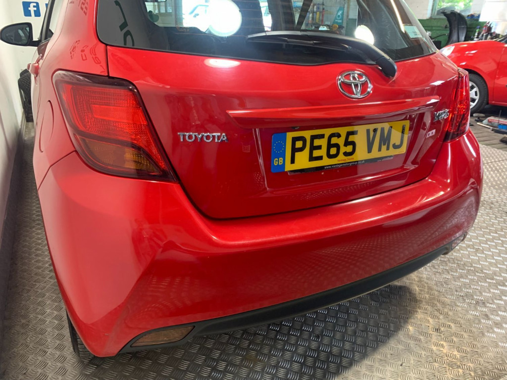 TOYOTA YARIS
