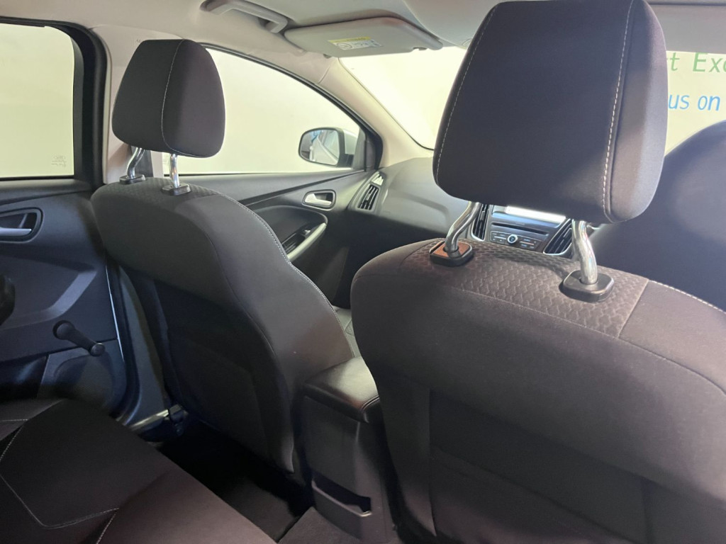 FORD FOCUS