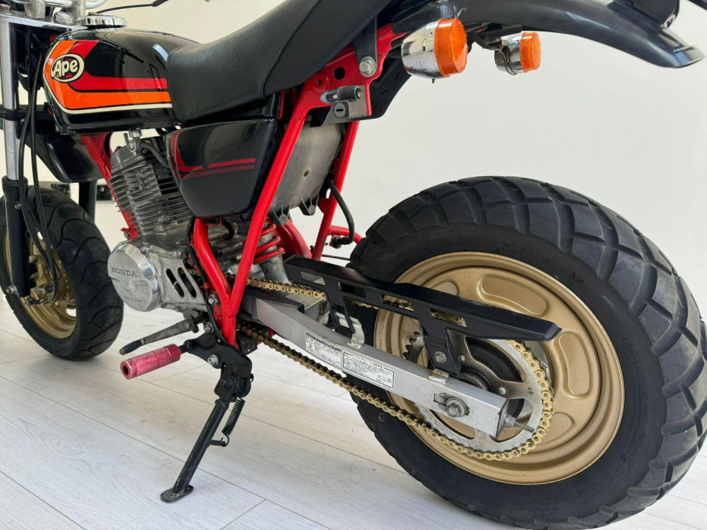 HONDA APE