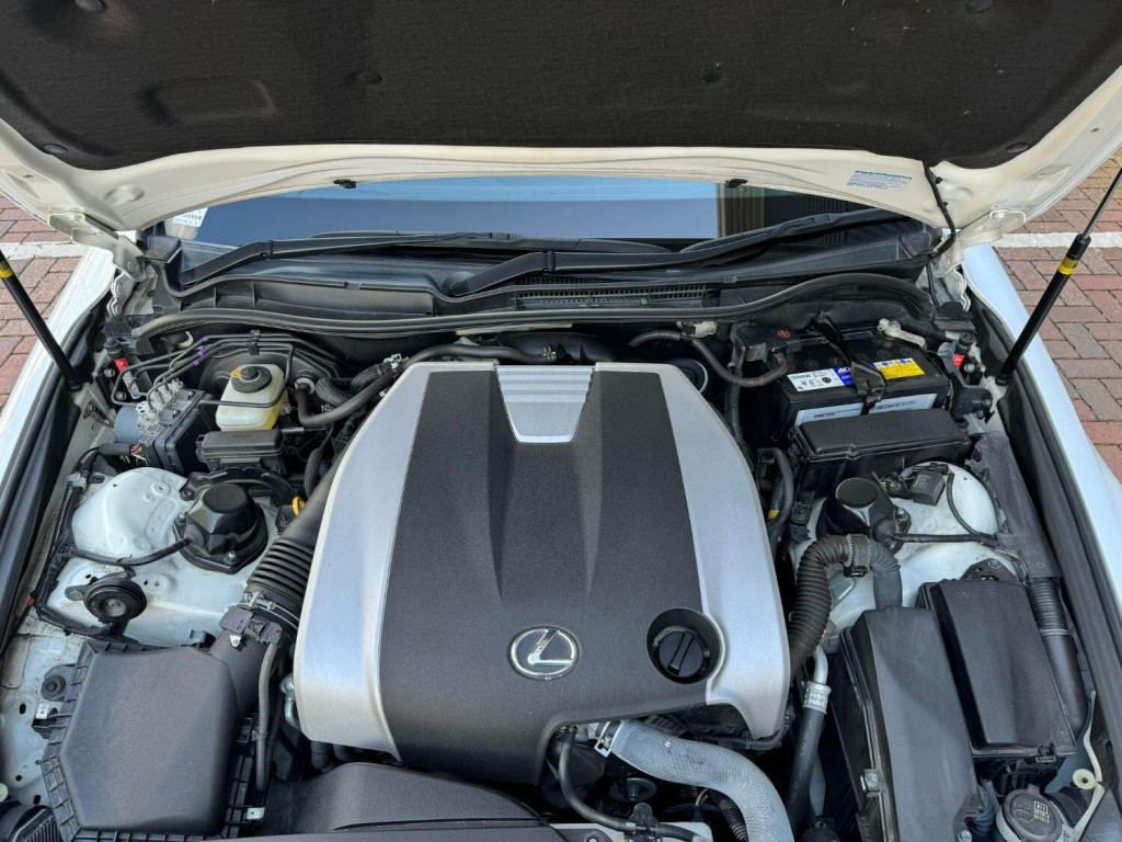 LEXUS IS