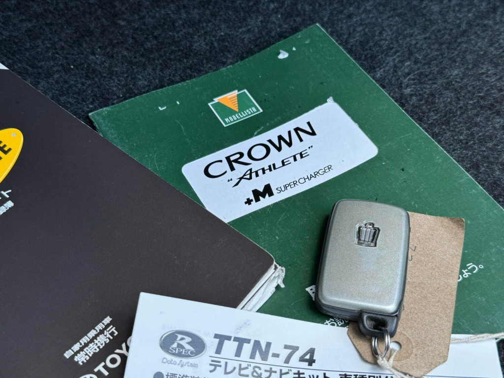 TOYOTA CROWN