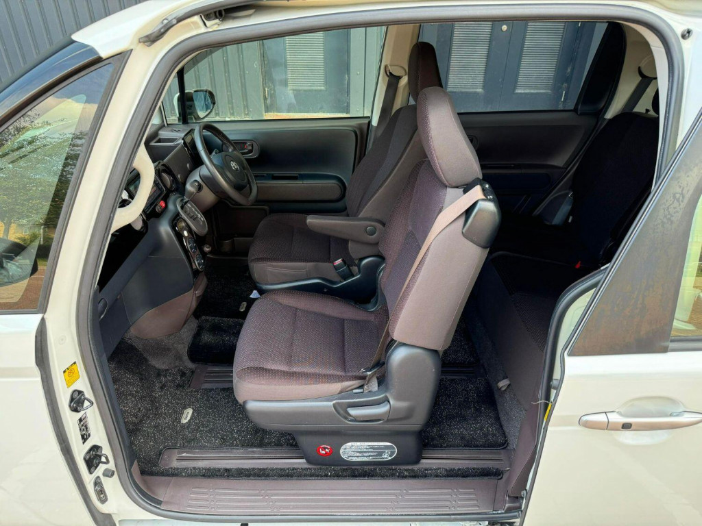 TOYOTA PORTE