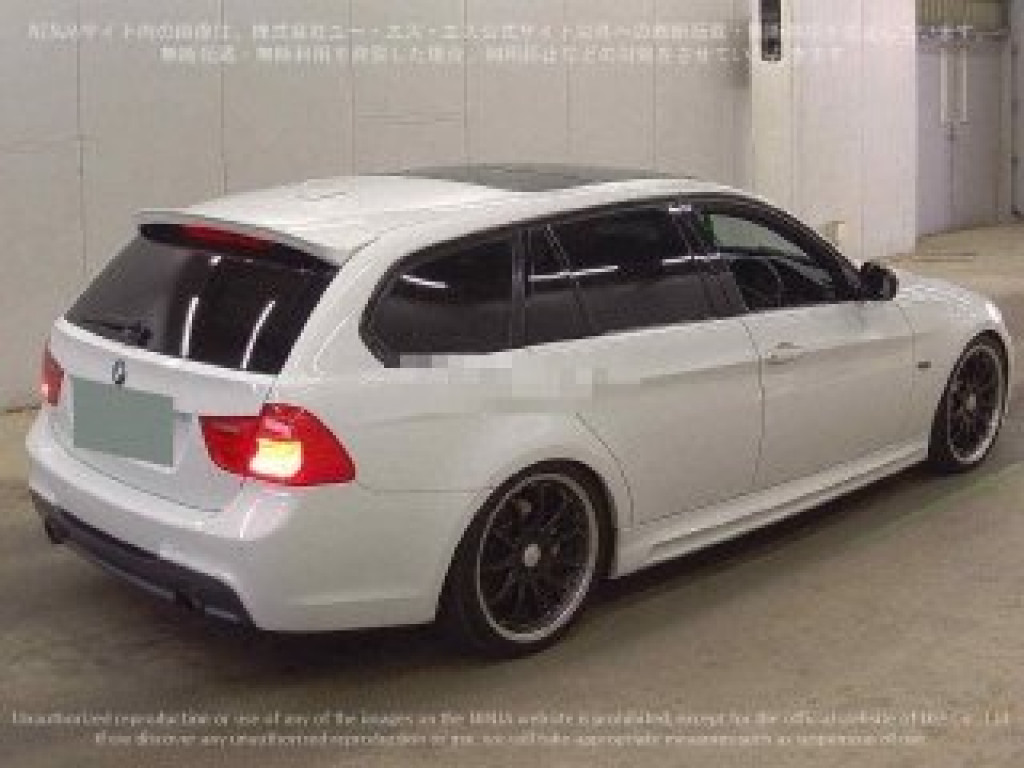 BMW 3 SERIES