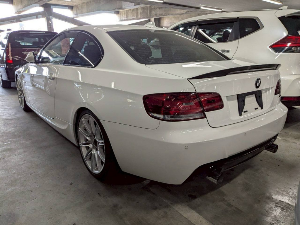 BMW 3 SERIES