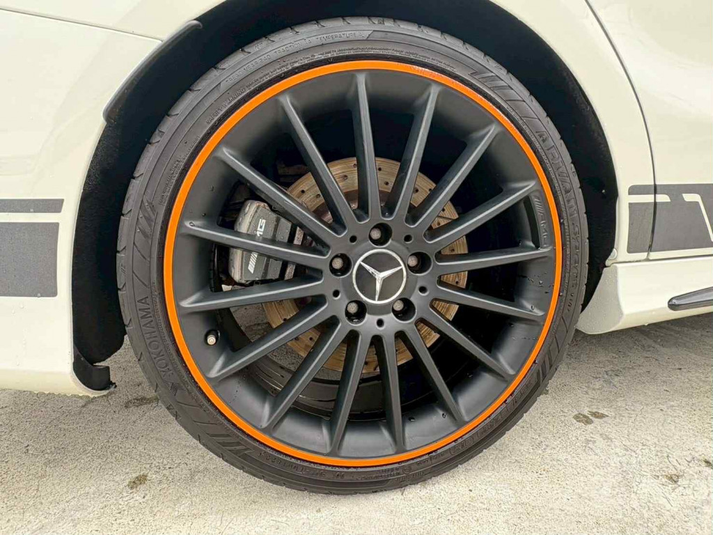 MERCEDES-BENZ CLA