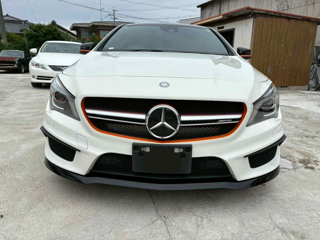 MERCEDES-BENZ CLA