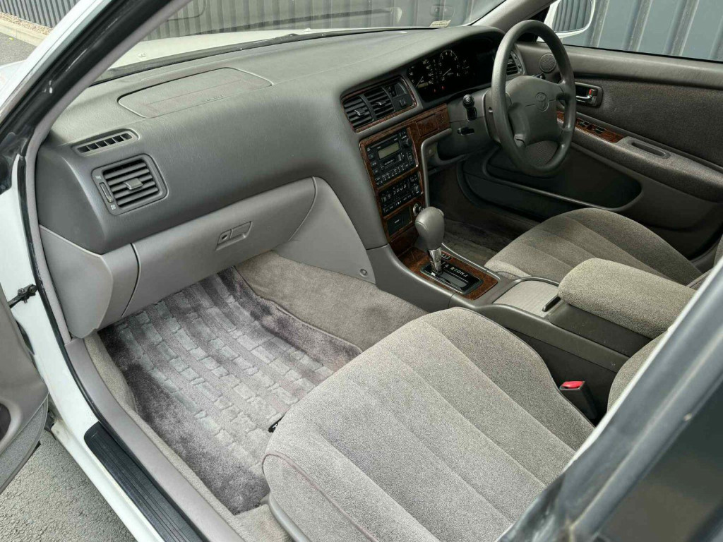TOYOTA MARK II