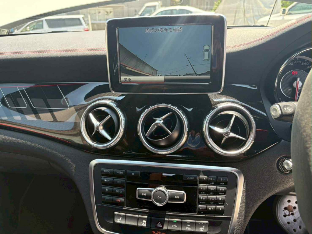 MERCEDES-BENZ GLA CLASS