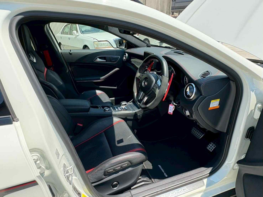 MERCEDES-BENZ GLA CLASS