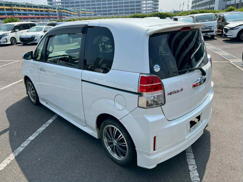 TOYOTA SPADE