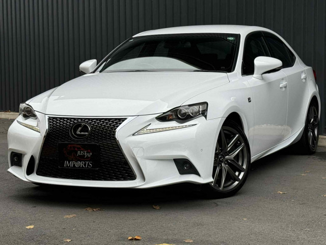 LEXUS IS