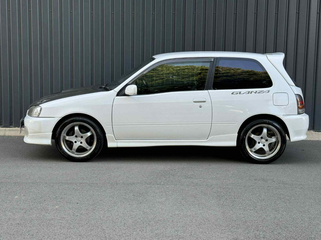 TOYOTA STARLET