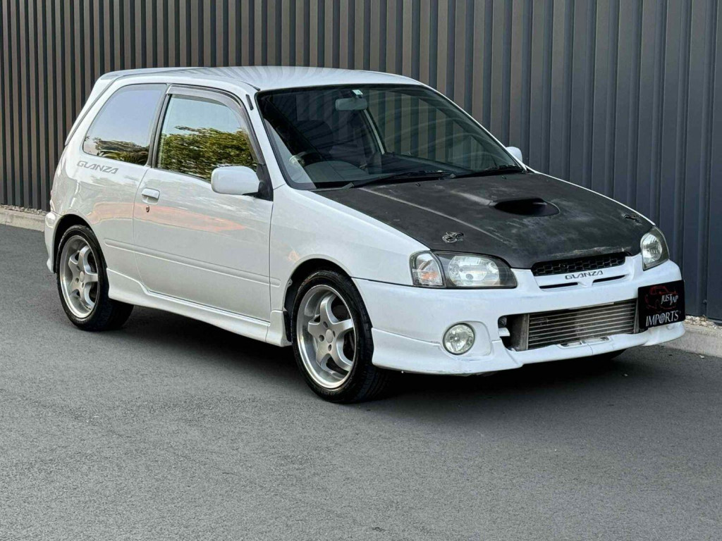 TOYOTA STARLET