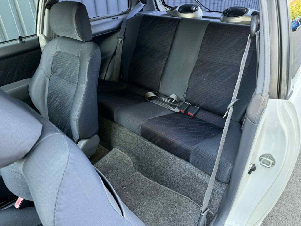 TOYOTA STARLET