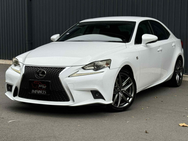 LEXUS IS