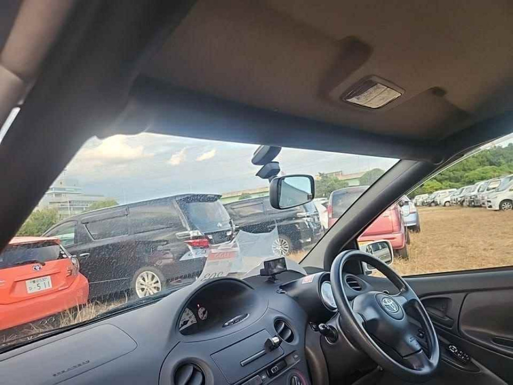 TOYOTA VITZ