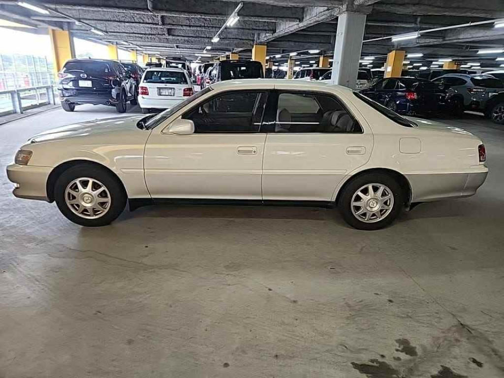TOYOTA CRESTA