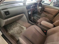 TOYOTA CRESTA