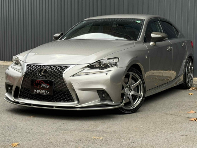 LEXUS IS