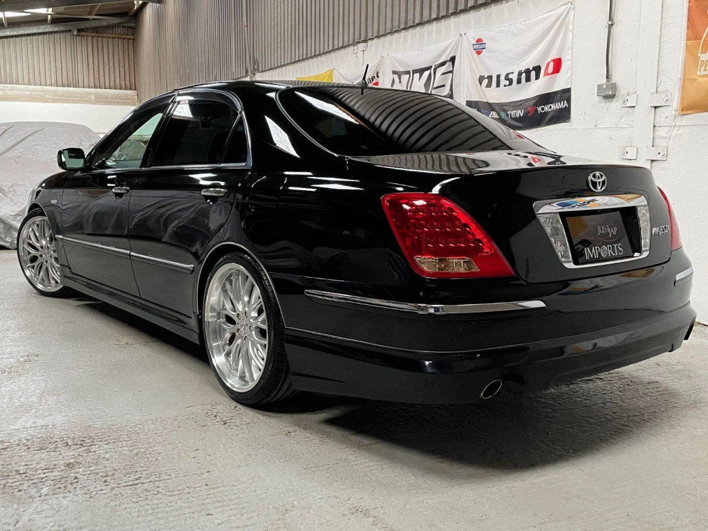 TOYOTA CROWN