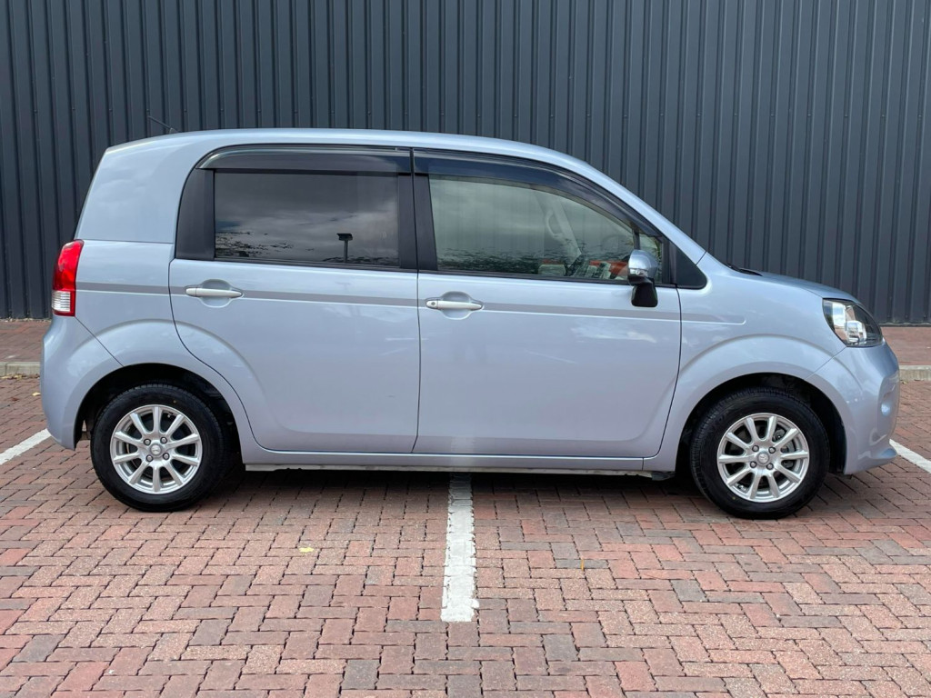 TOYOTA PORTE