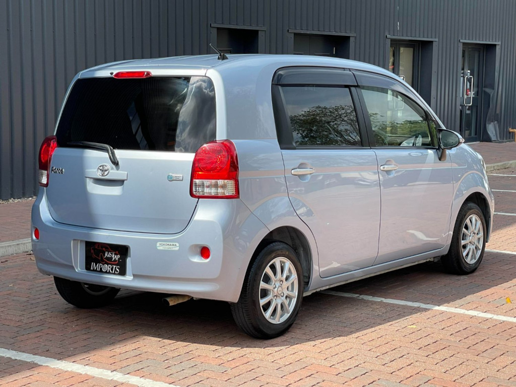TOYOTA PORTE