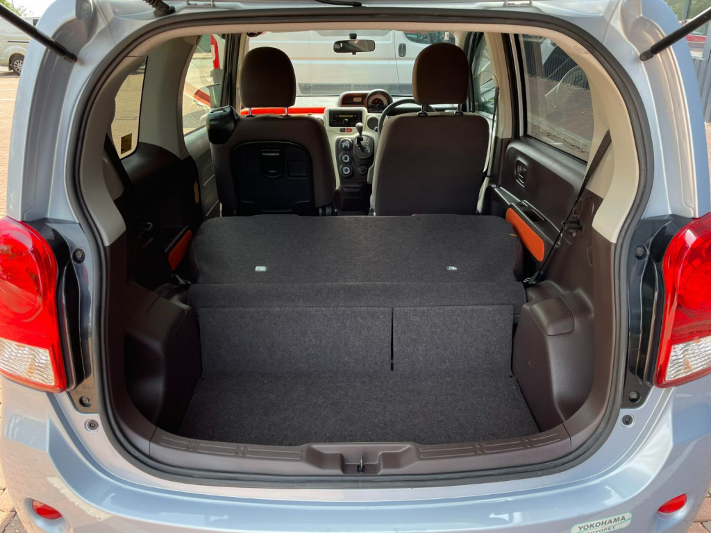 TOYOTA PORTE