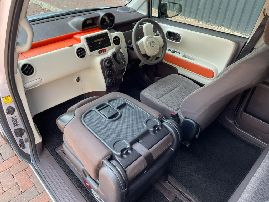 TOYOTA PORTE