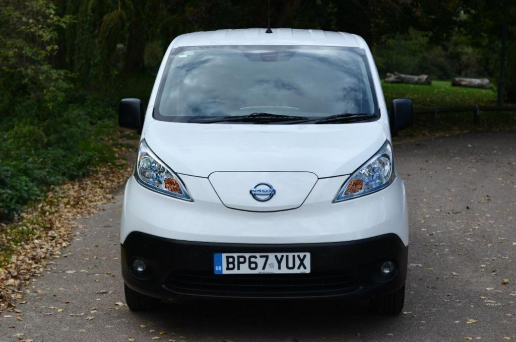 NISSAN E-NV200