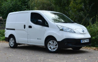 NISSAN E-NV200
