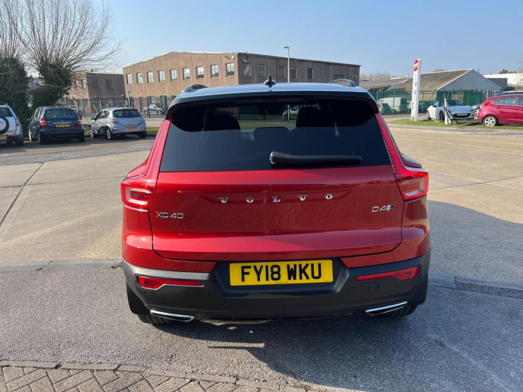 VOLVO XC40