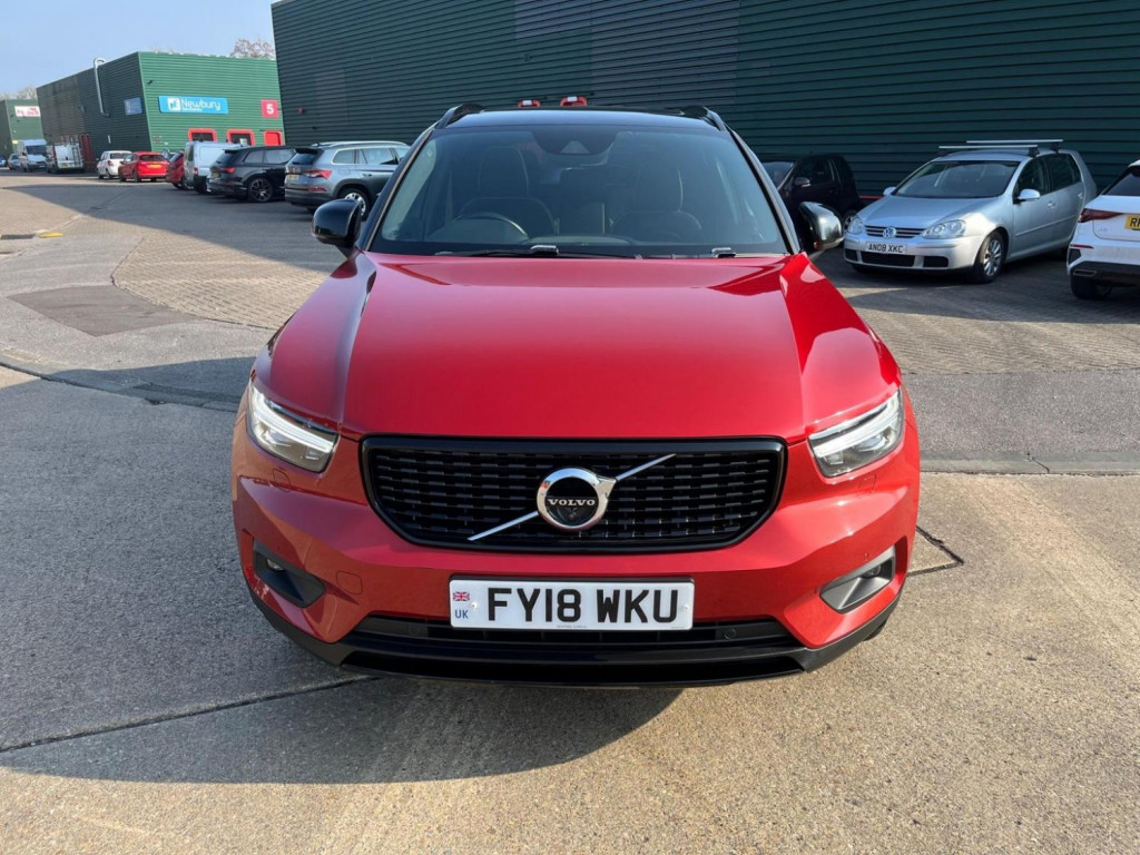 VOLVO XC40