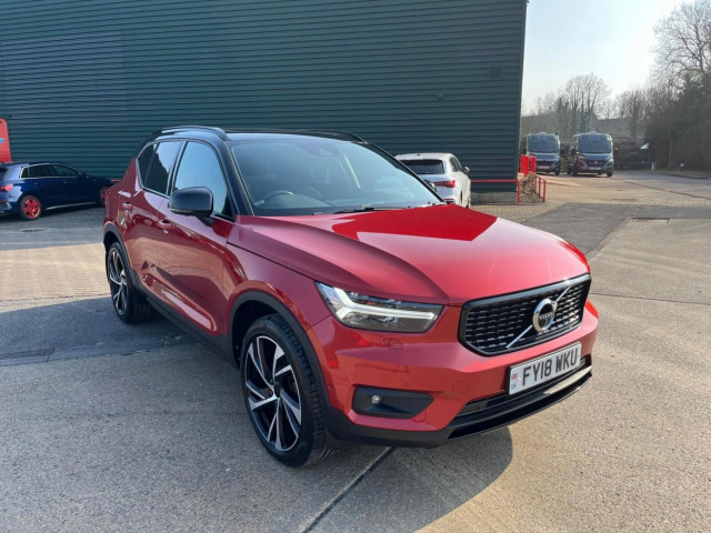 VOLVO XC40