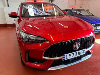 MG HS