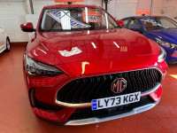 MG HS
