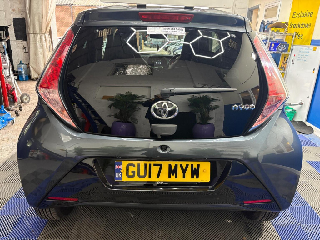 TOYOTA AYGO