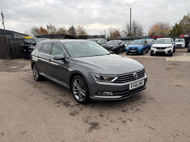 VOLKSWAGEN PASSAT