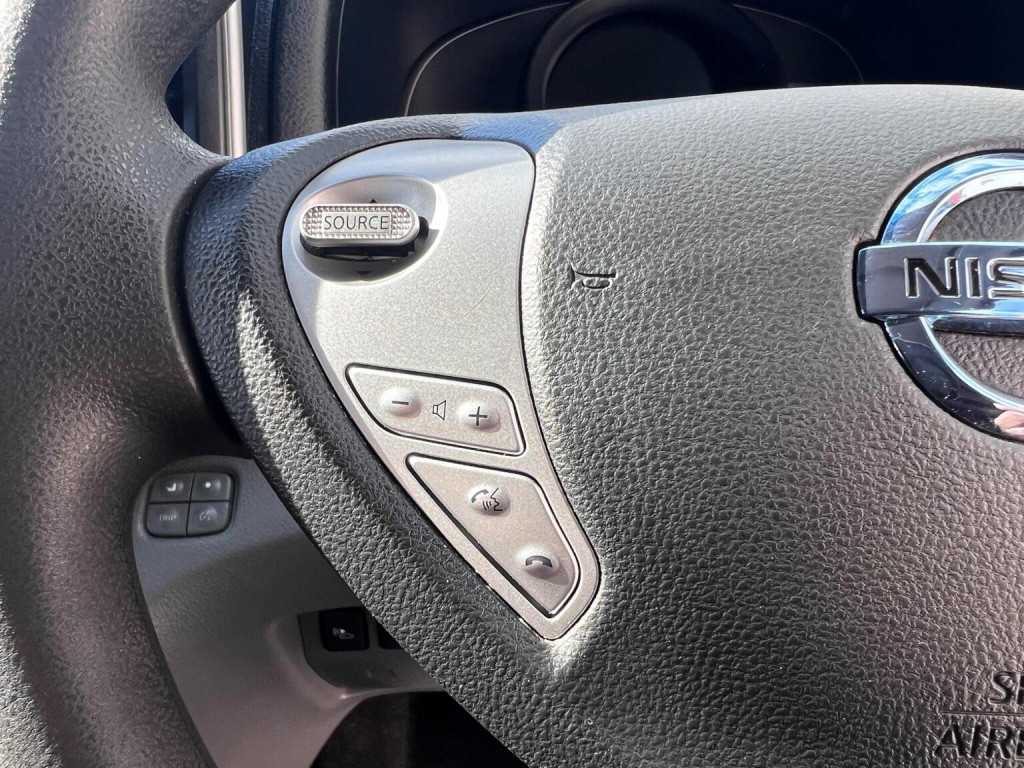 NISSAN E-NV200