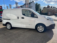 NISSAN E-NV200