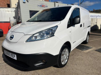 NISSAN E-NV200