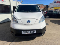 NISSAN E-NV200