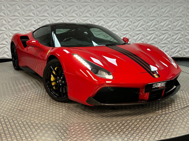 FERRARI 488