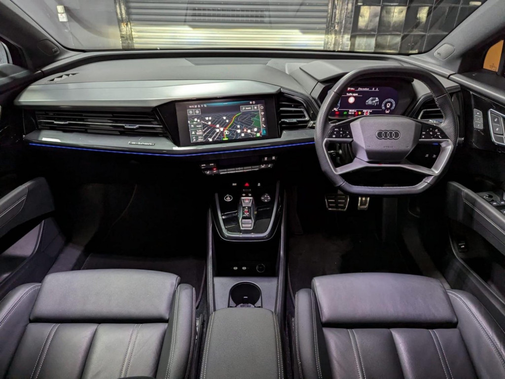 AUDI E-TRON