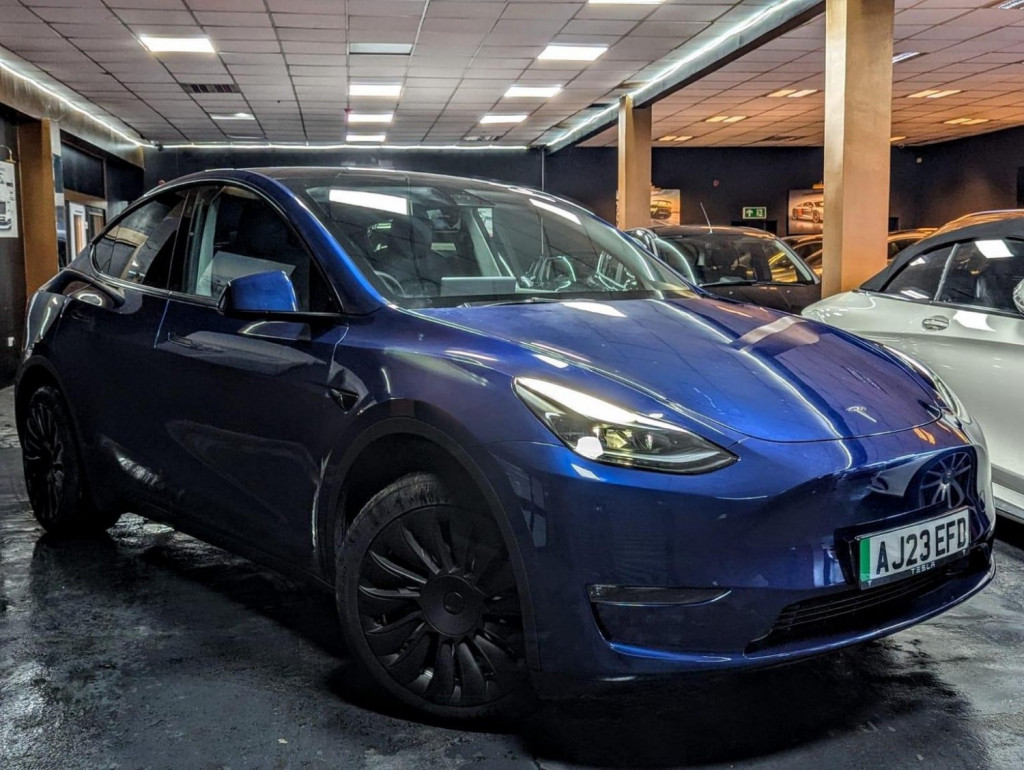 TESLA MODEL Y