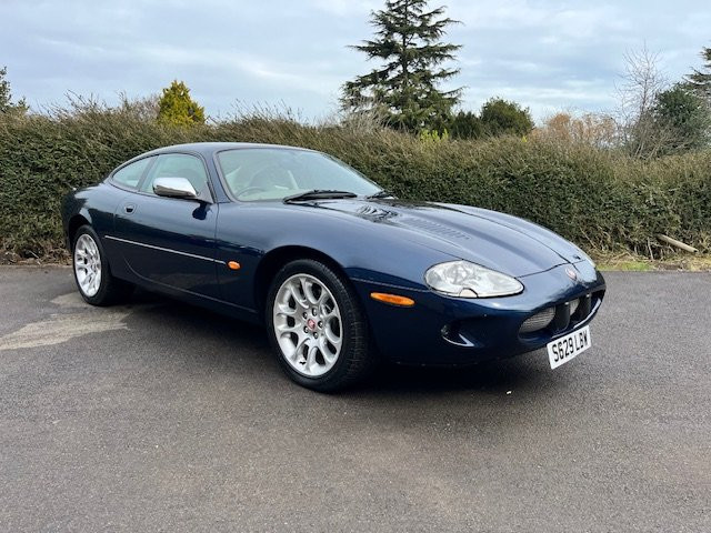 JAGUAR XKR