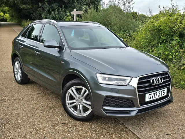 AUDI Q3