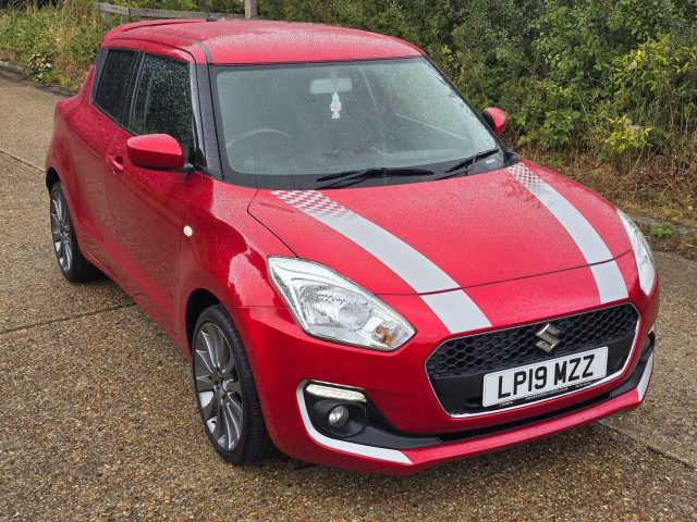 SUZUKI SWIFT