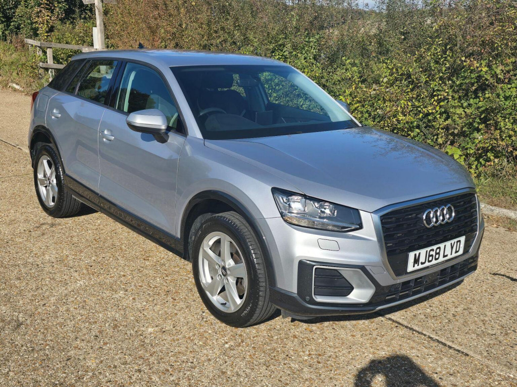 AUDI Q2