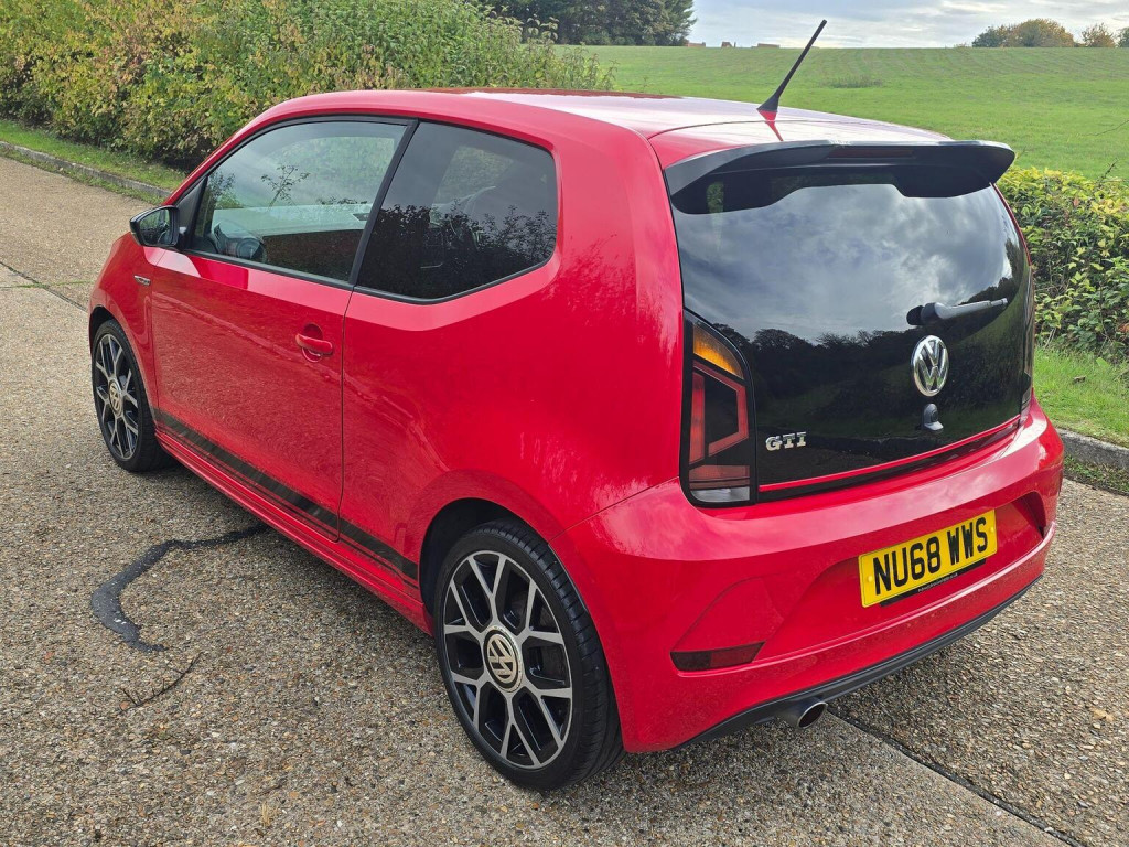 VOLKSWAGEN UP